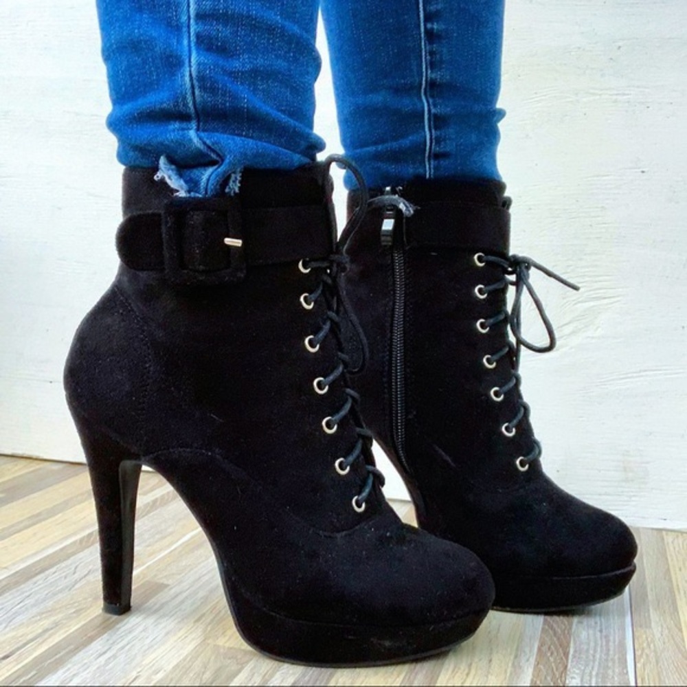 ❗️NIB Black Faux Suede Booties with Side Buckle